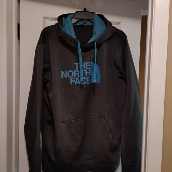 The north face new size large  hoodys - Picture 3 of 4